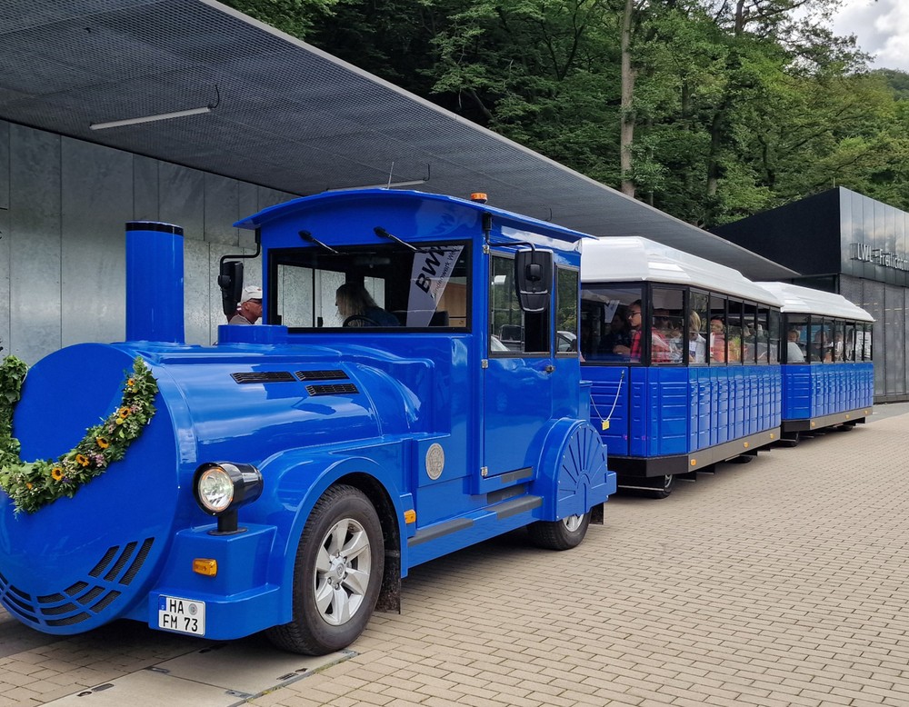 Die blaue Museumsbahn